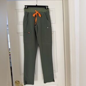 Women’s Figs Scrub Pants